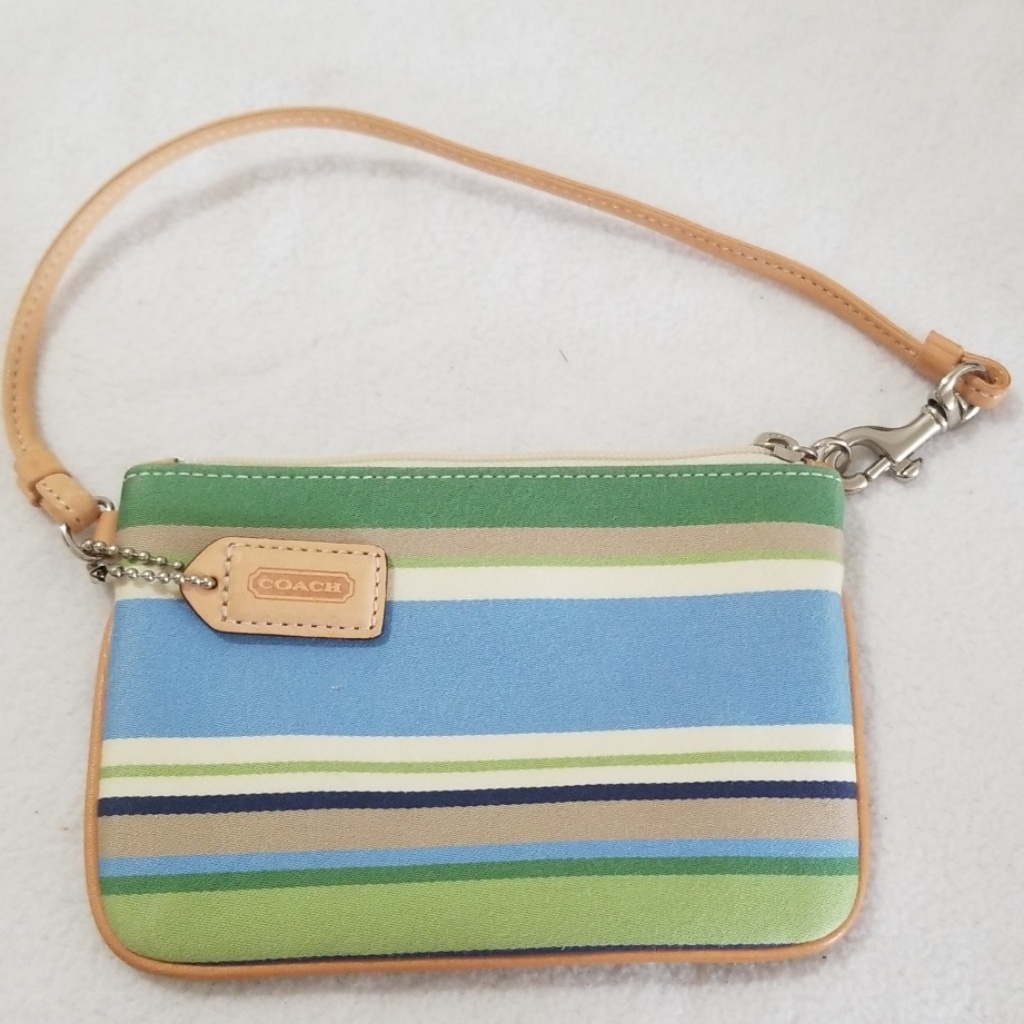 Nwot Rare Vintage Wristlet